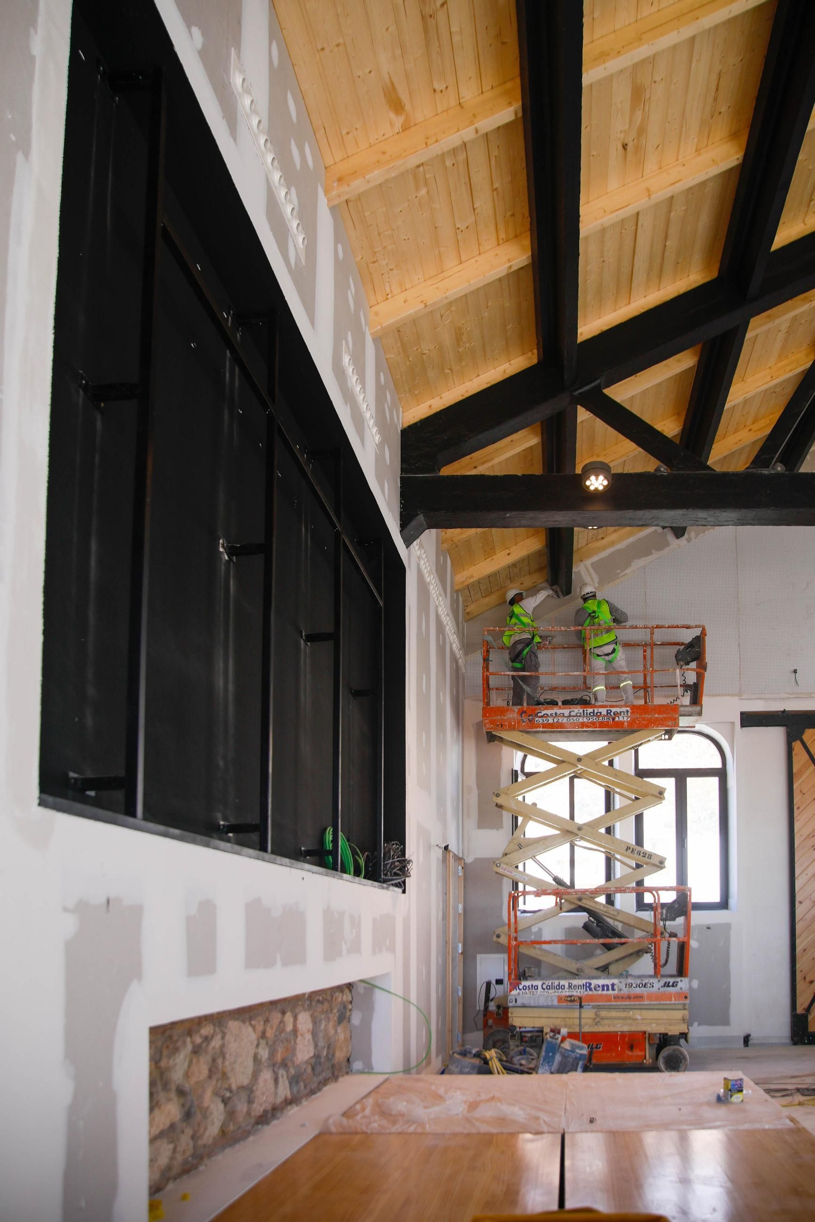 Las imágenes de la visita a la obras del Puerto de Almería