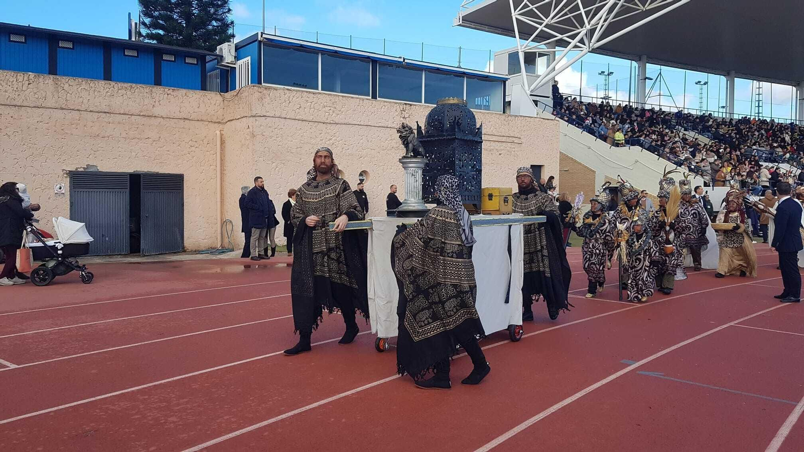 Imágenes de la llegada de los Reyes Magos en helicóptero.