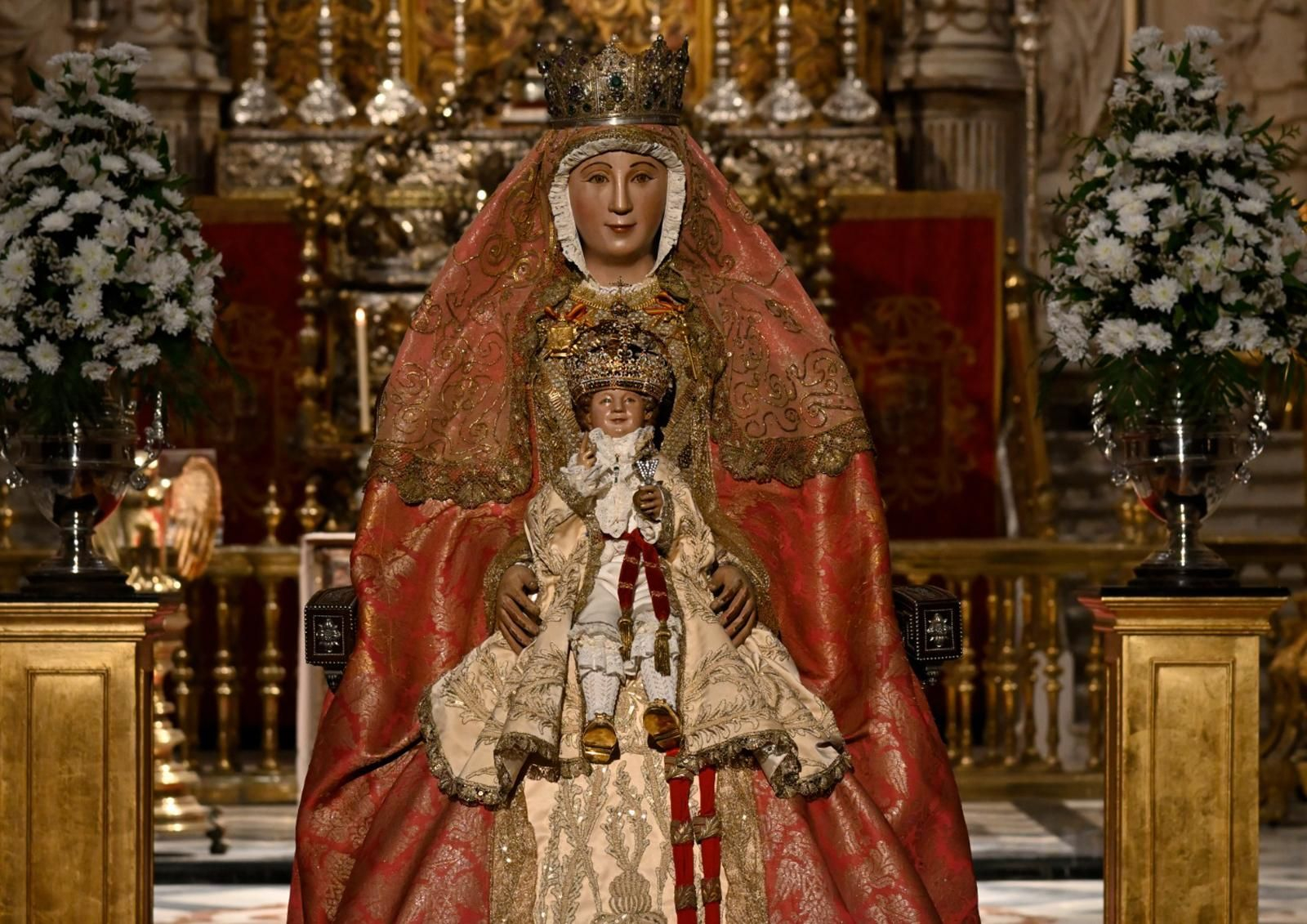 La imagen contará con los dos besamanos, la novena, octava y procesión La imagen contará con los dos besamanos, la novena, octava y procesión