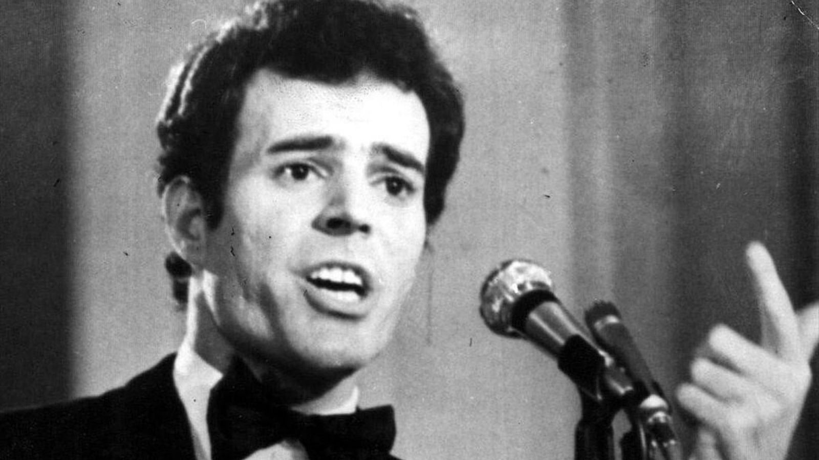 El cantante, en el festival de Benidorm de 1968.