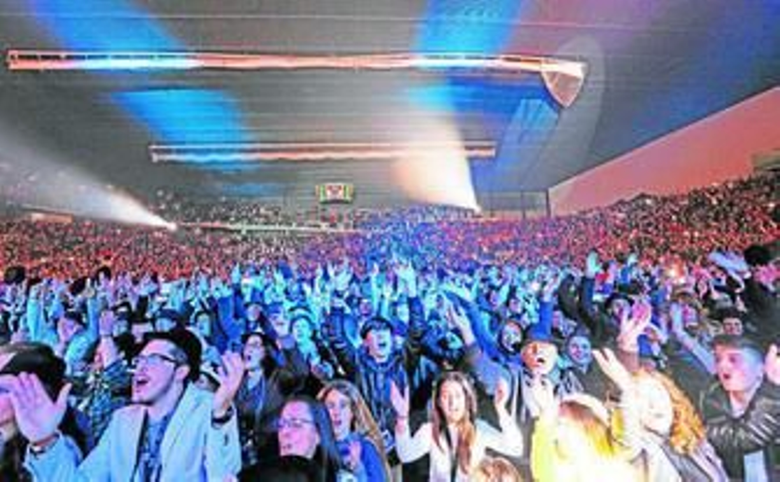 Aspecto del Palacio de Deportes de Chapín durante el concierto del pasado viernes, completamente abarrotado.