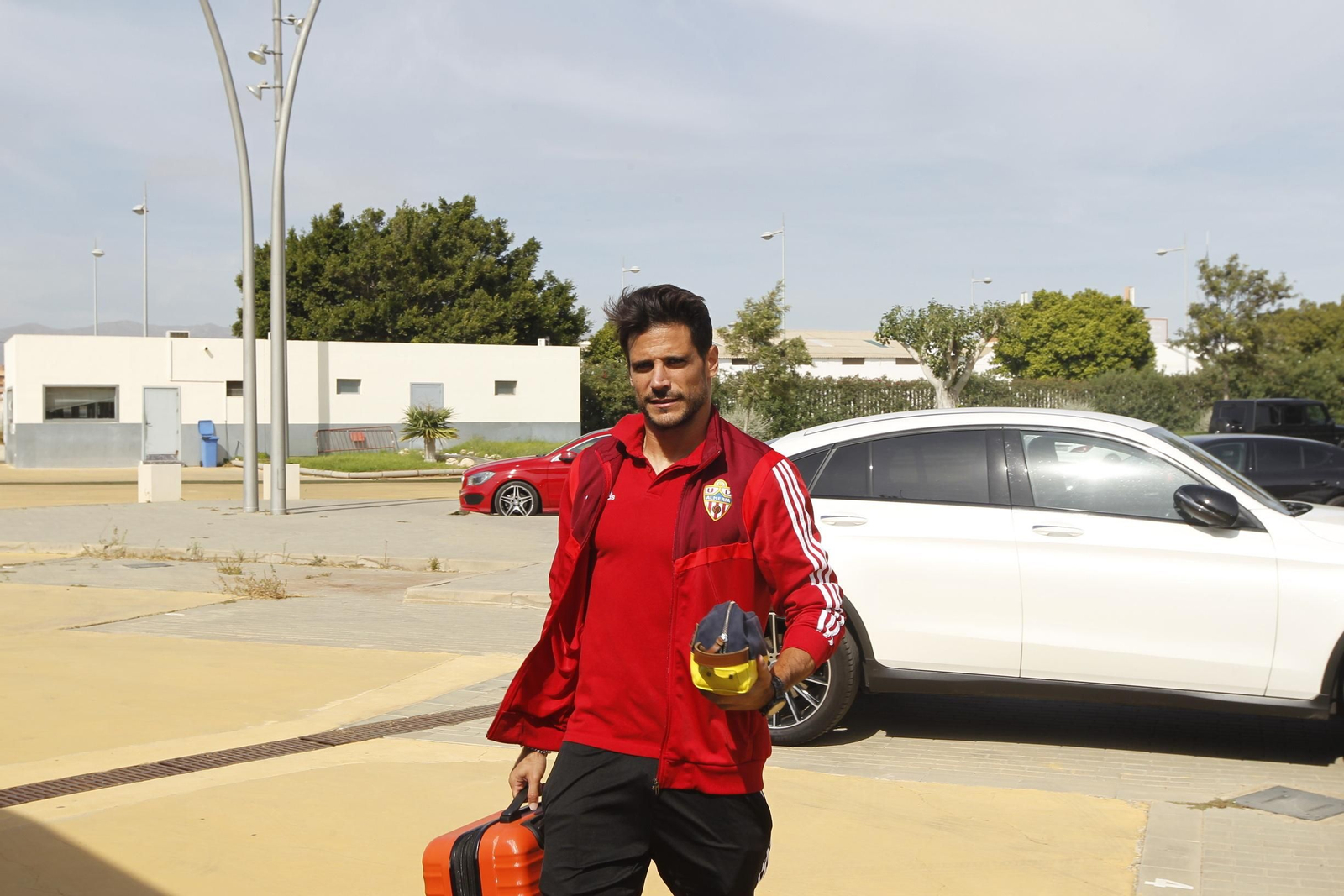 Fotogalería salida jugadores U.D. Almería hacia Alcorcón