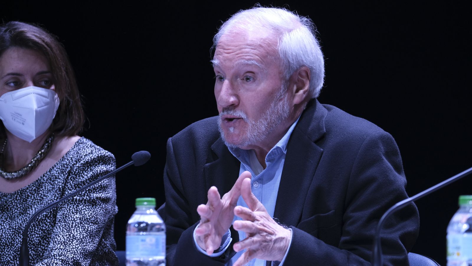 Imágenes del Diario de los Libros, con el escritor Álvaro Espina. Almería.