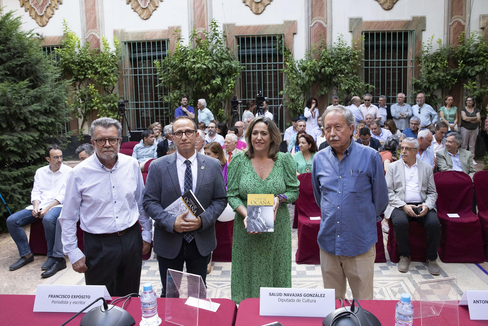 Presentación de los libros en el Patio del Reloj de la Diputación de Córdoba.