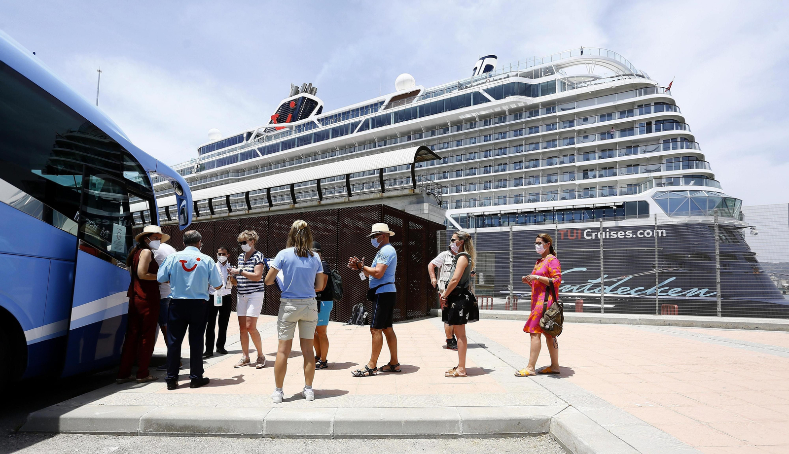 Las fotos del regreso de los cruceros al puerto de Málaga