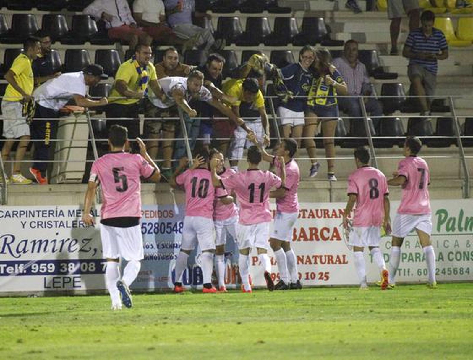 El Cádiz elimina al San Roque de Lepe (0-3) en la Copa del Rey con una imagen muy convincente

Foto: Dani Gomez