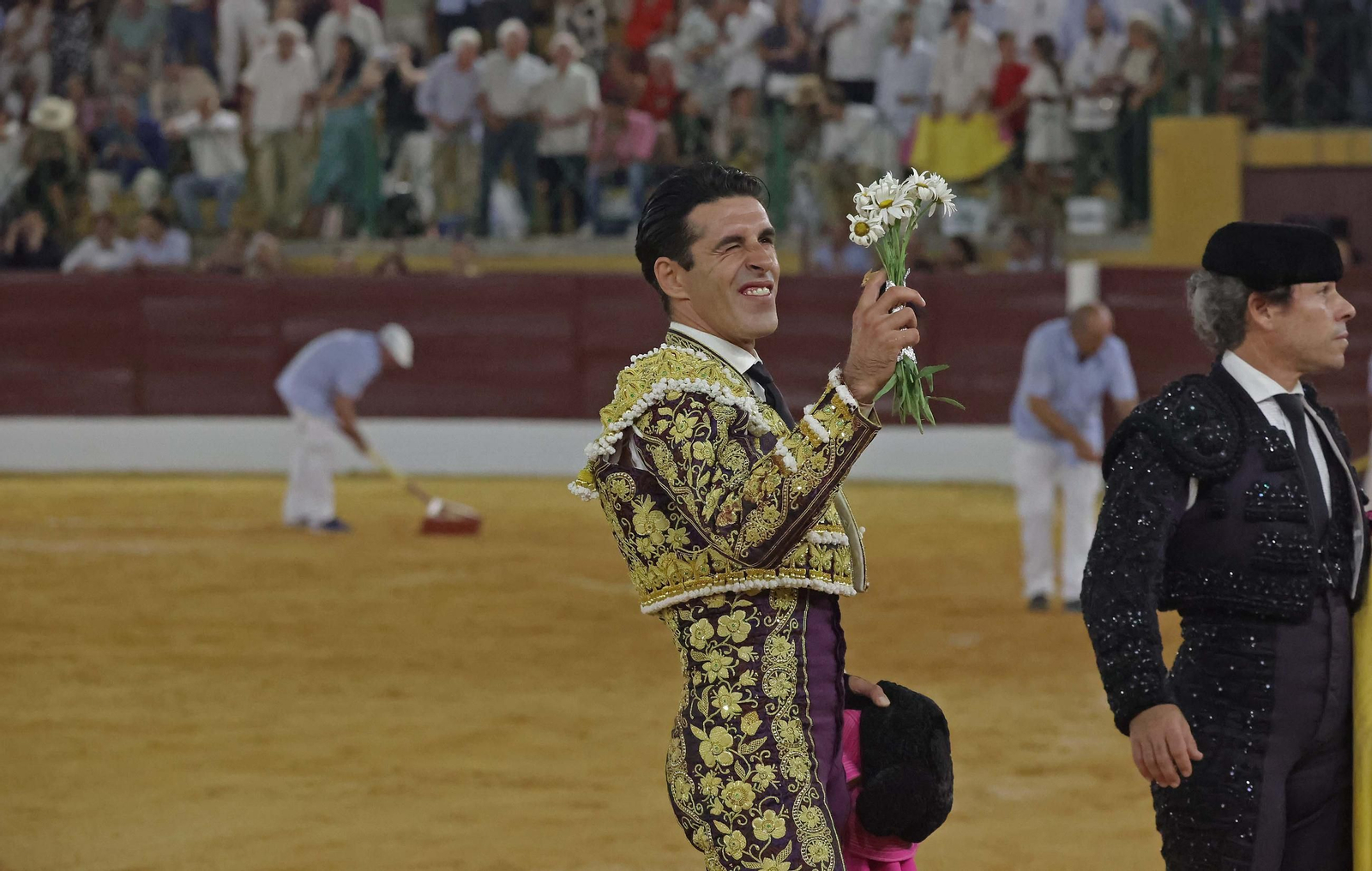 Fotos de la corrida del viernes de la Feria de La Línea: Morante de la Puebla, Talavante y David de Miranda Fotos de la corrida del viernes de la Feria de La Línea: Morante de la Puebla, Talavante y David de Miranda
