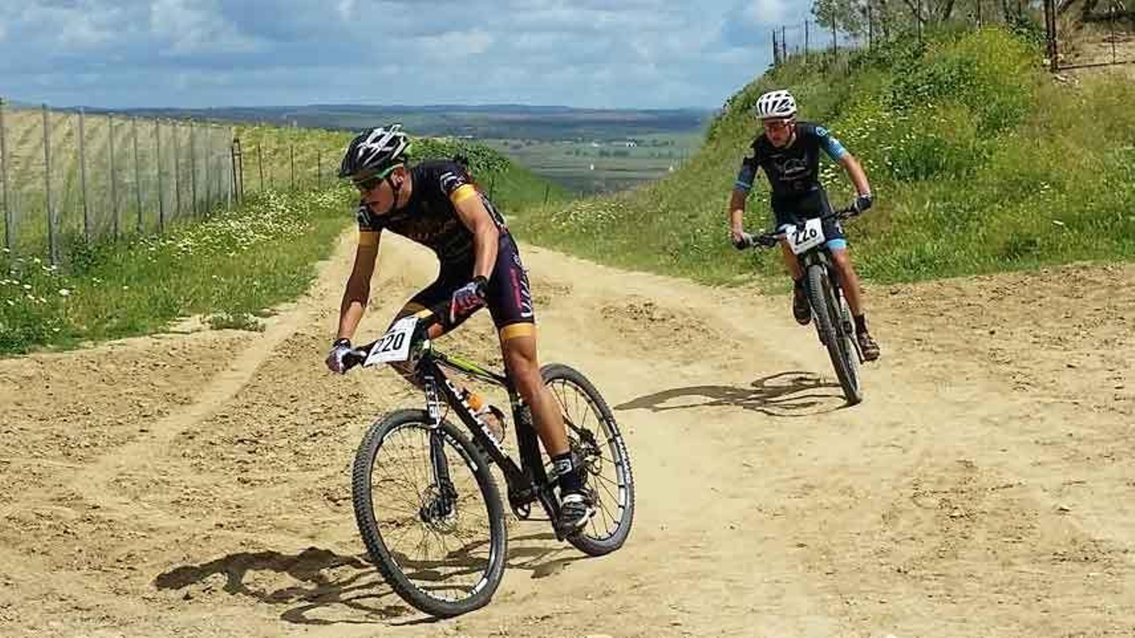 Dos de los participantes en este Rally Villa de Paterna del Campo.