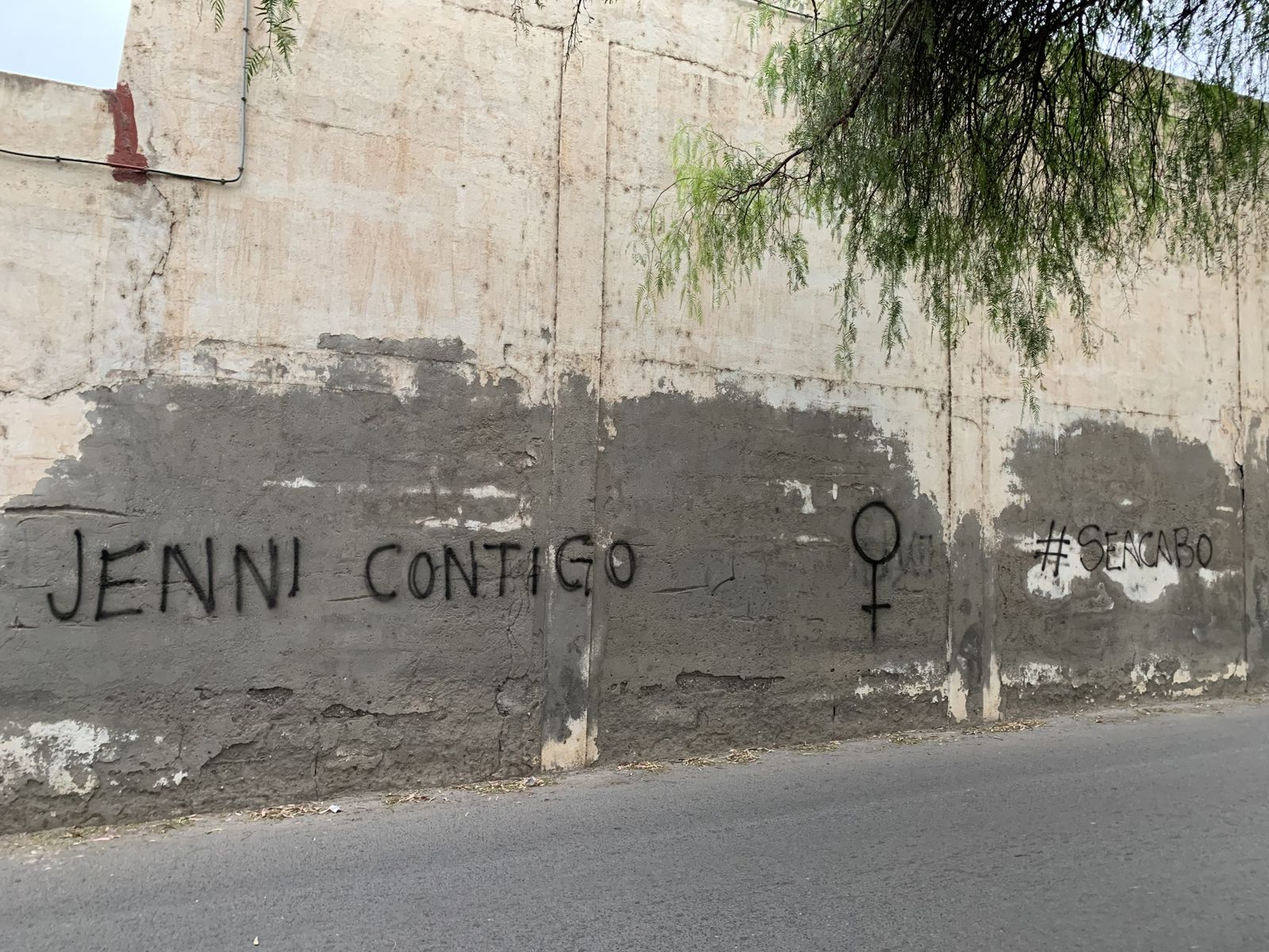 Aparecen pintadas contra Rubiales en las inmediaciones del estadio de Motril