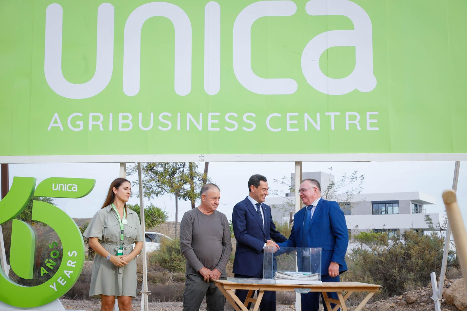 Así ha sido la colocación de la primera piedra del Unica Agribusiness Centre de Almería
