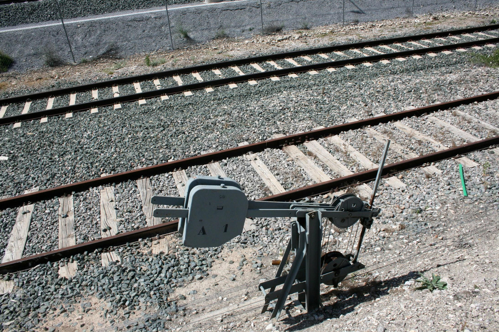 Así está la línea de tren convencional Granada-Bobadilla y algunas estaciones