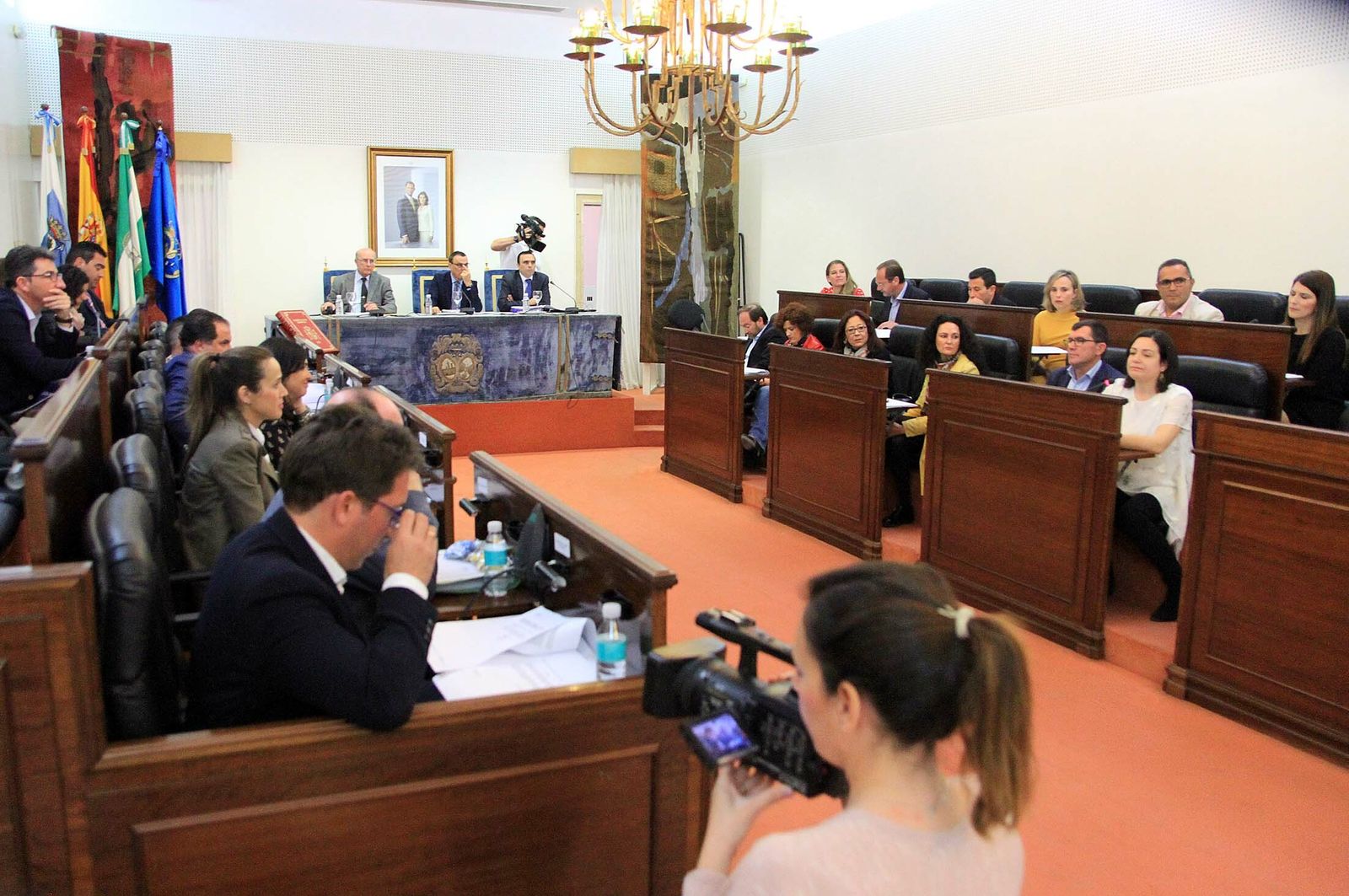 Pleno en el que la Diputación aprobó adherirse a la convocatoria aprobada con anterioridad en el Consistorio.