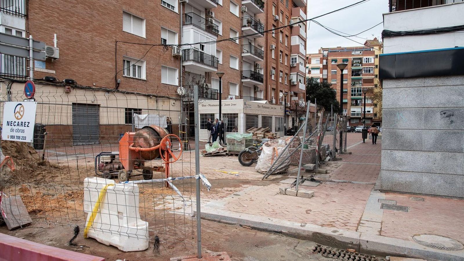 Obras de peatonalización de Villamundaka.