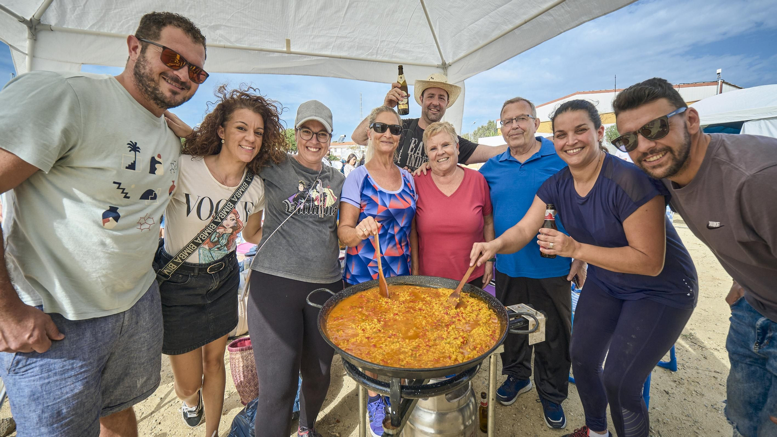 Concurso de paellas en Las Canteras.