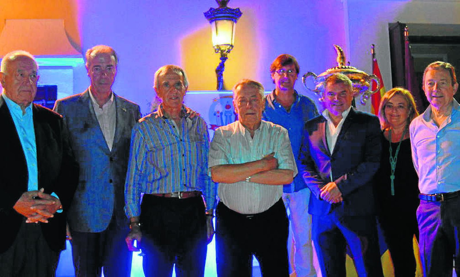 Antonio Saiz, Isidoro Cárdeno, Pepe Ruiz Marchante, Gianni Campo, Manolo Navarro, Manuel Vizcaíno, Carmen Izquierdo y Miguel Cuesta, durante el festejo.