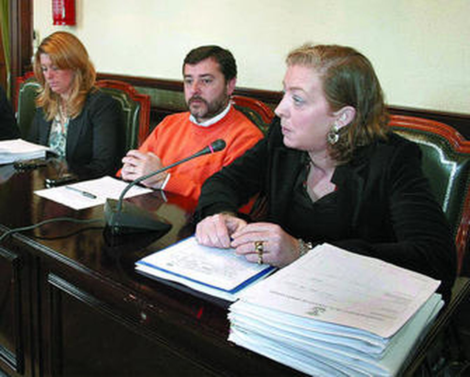 La concejala de Urbanismo, Patricia Ybarra, durante el pleno de ayer.