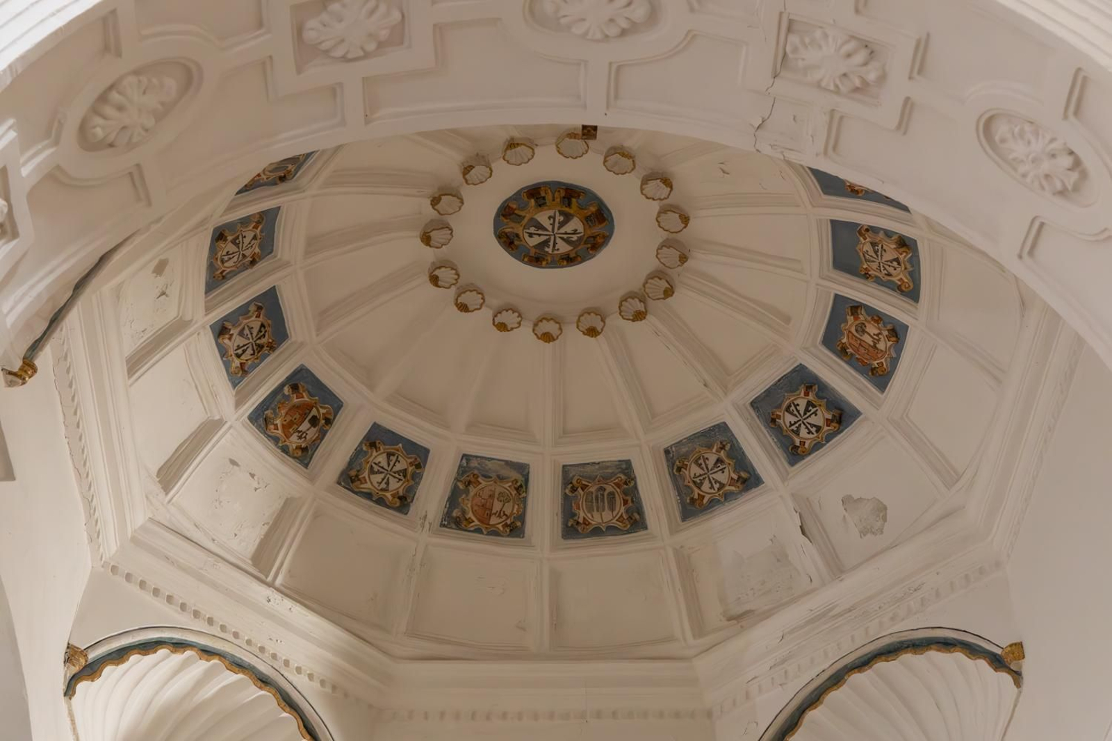 El interior de la iglesia de Santo Domingo de Jaén, al detalle.