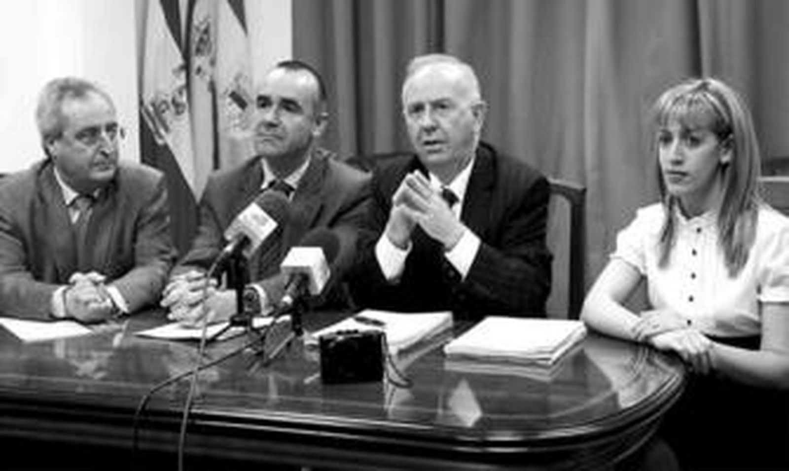 Momento de la firma del acuerdo entre el Ayuntamiento de Torremolinos y la Junta de Andalucía.