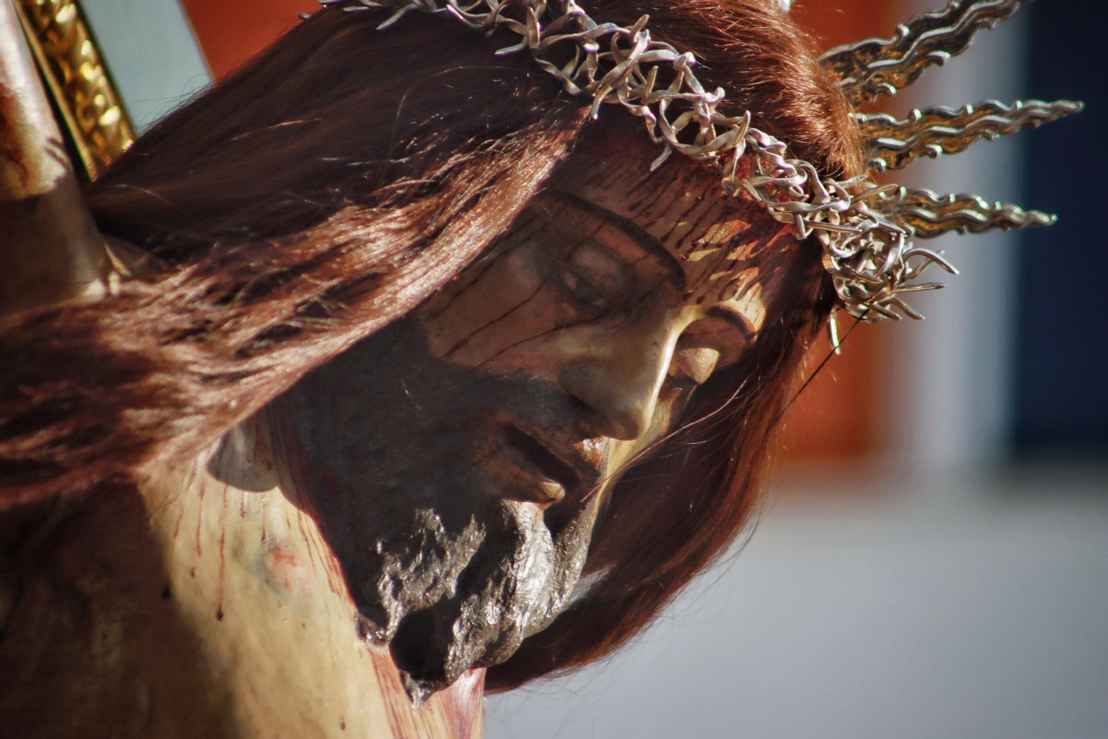 Imágenes de la salida de la Vera Cruz en la Semana Santa de Chiclana 2025