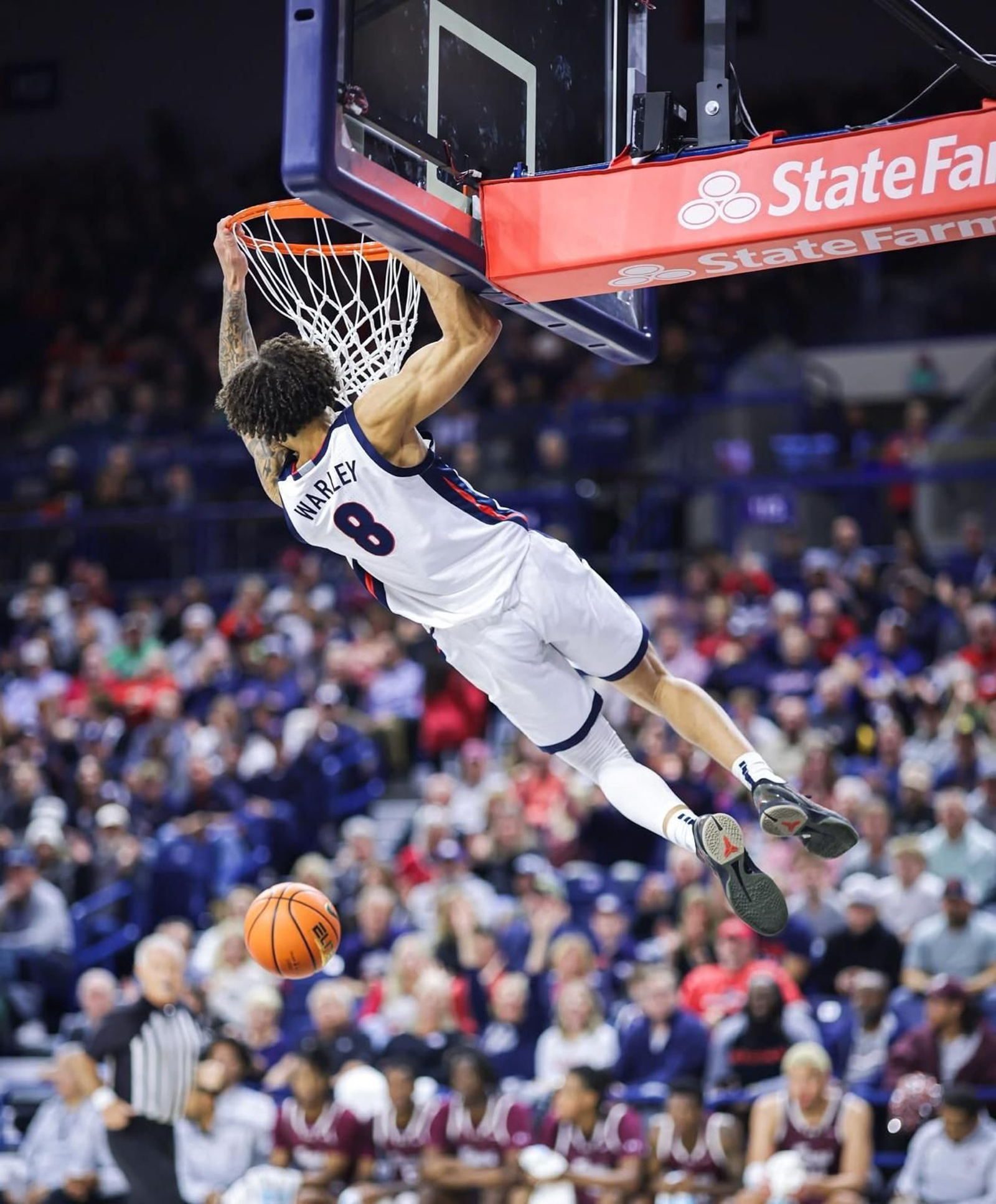 NCAA: Mario Saint-Supéry y Guille del Pino debutan con victoria