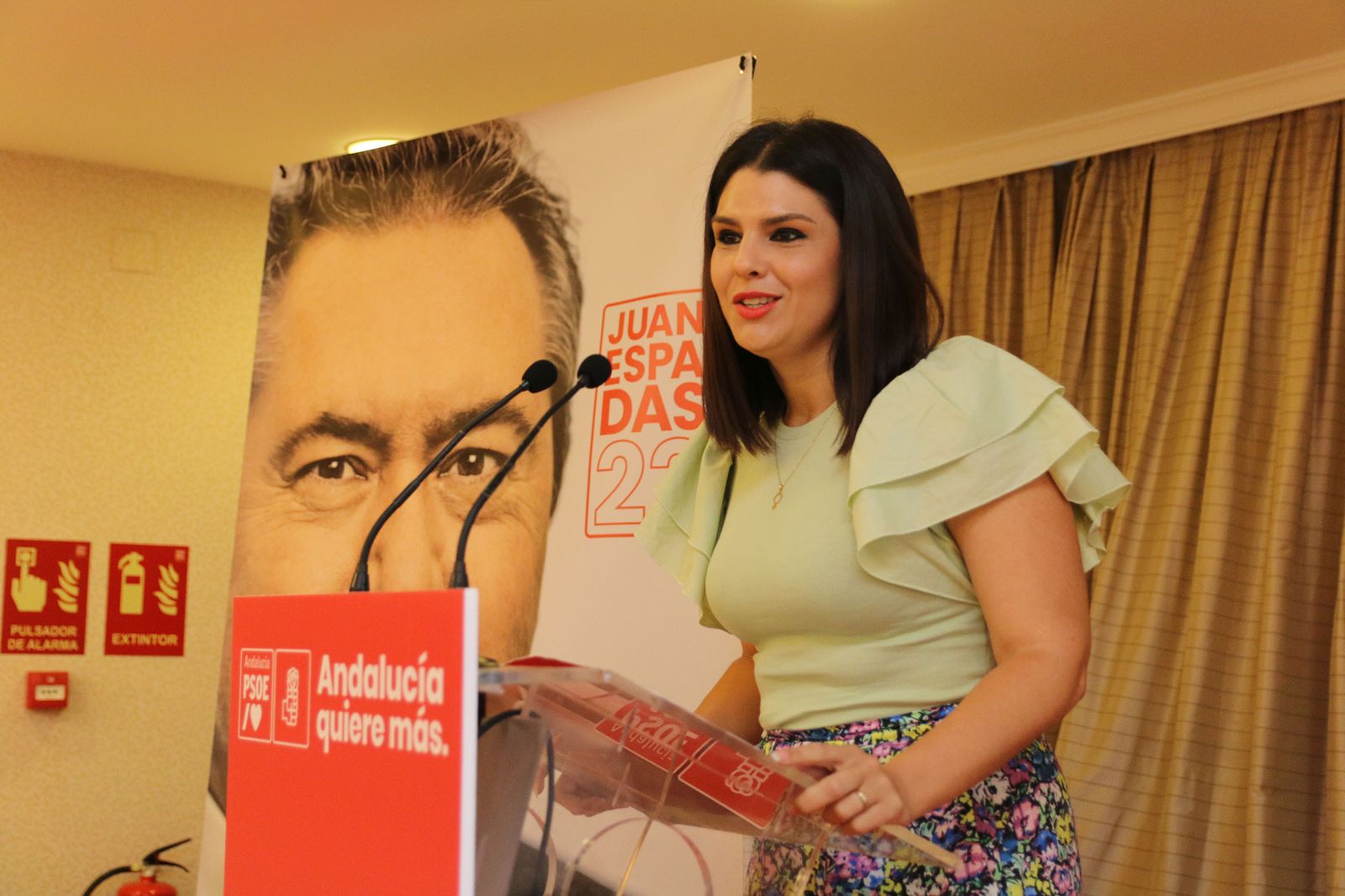 Fotogalería del ministro de Agricultura, Luis Planas, en un acto del PSOE de Almería