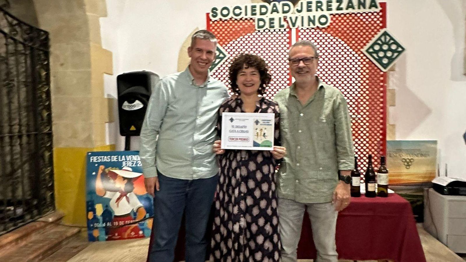 Mari Trini Prieto, Salvador Aguilera y Adrián Diosdado, del tercer equipo clasificado.