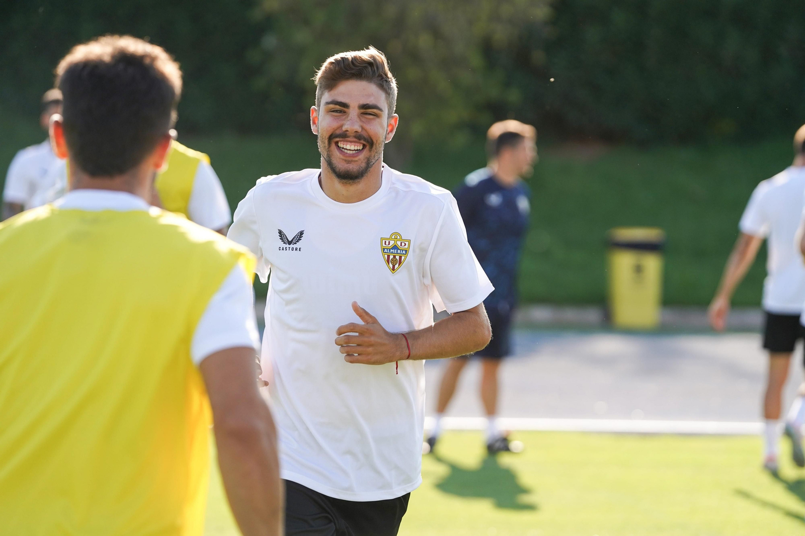 Cascada de inscripciones en el Almería: ya solo falta Embarba