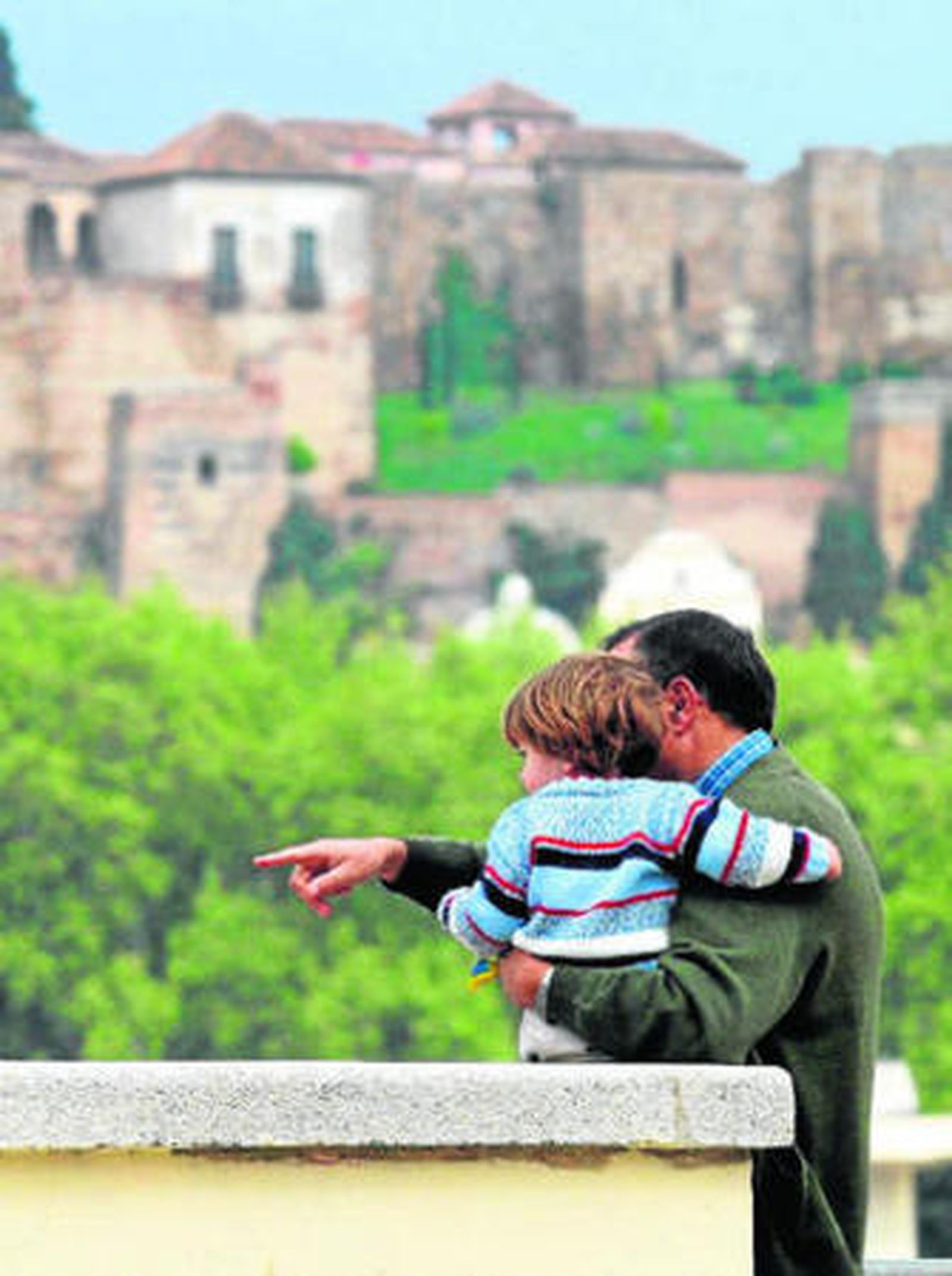 El rol de cuidadores de muchos mayores subraya su protagonismo en la educación para la salud.