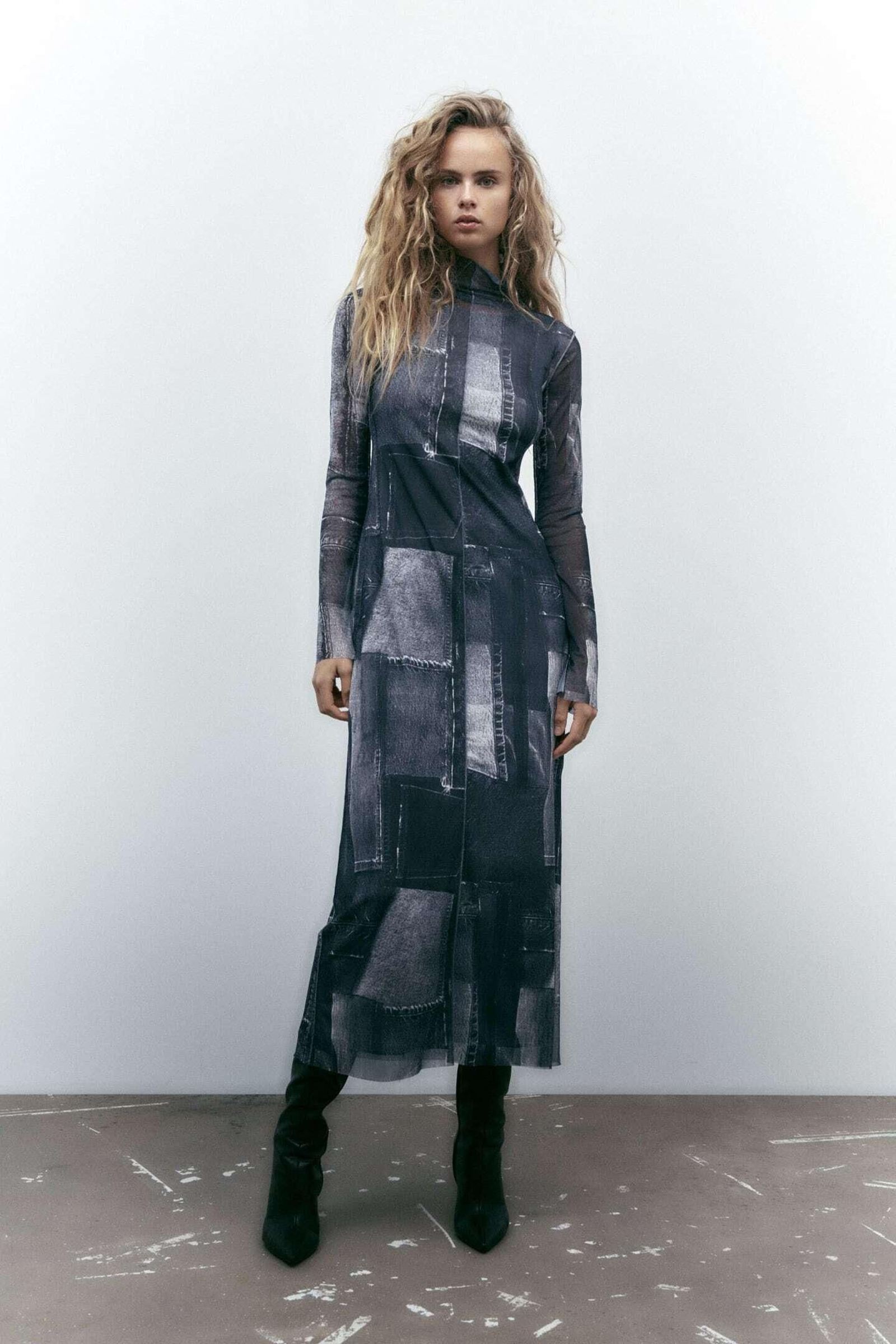 Vestido con estampado patchwork de Zara. Vestido con estampado patchwork de Zara.