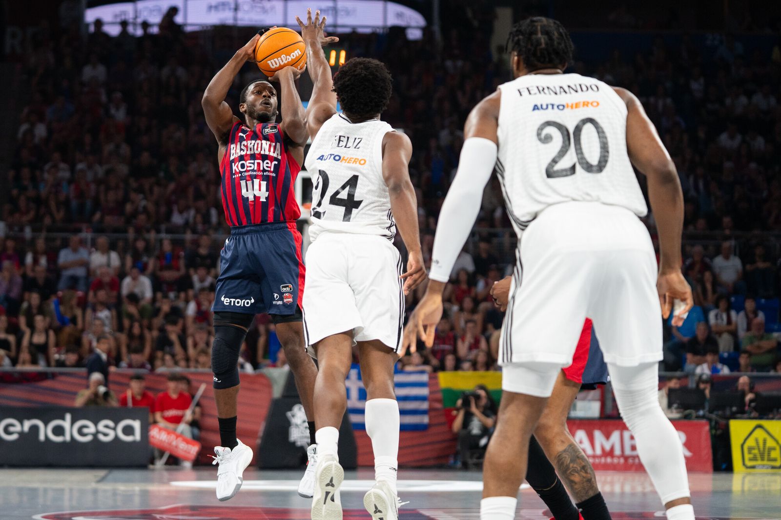 El Madrid tumba al Baskonia y espera a Unicaja o Barcelona en semifinales