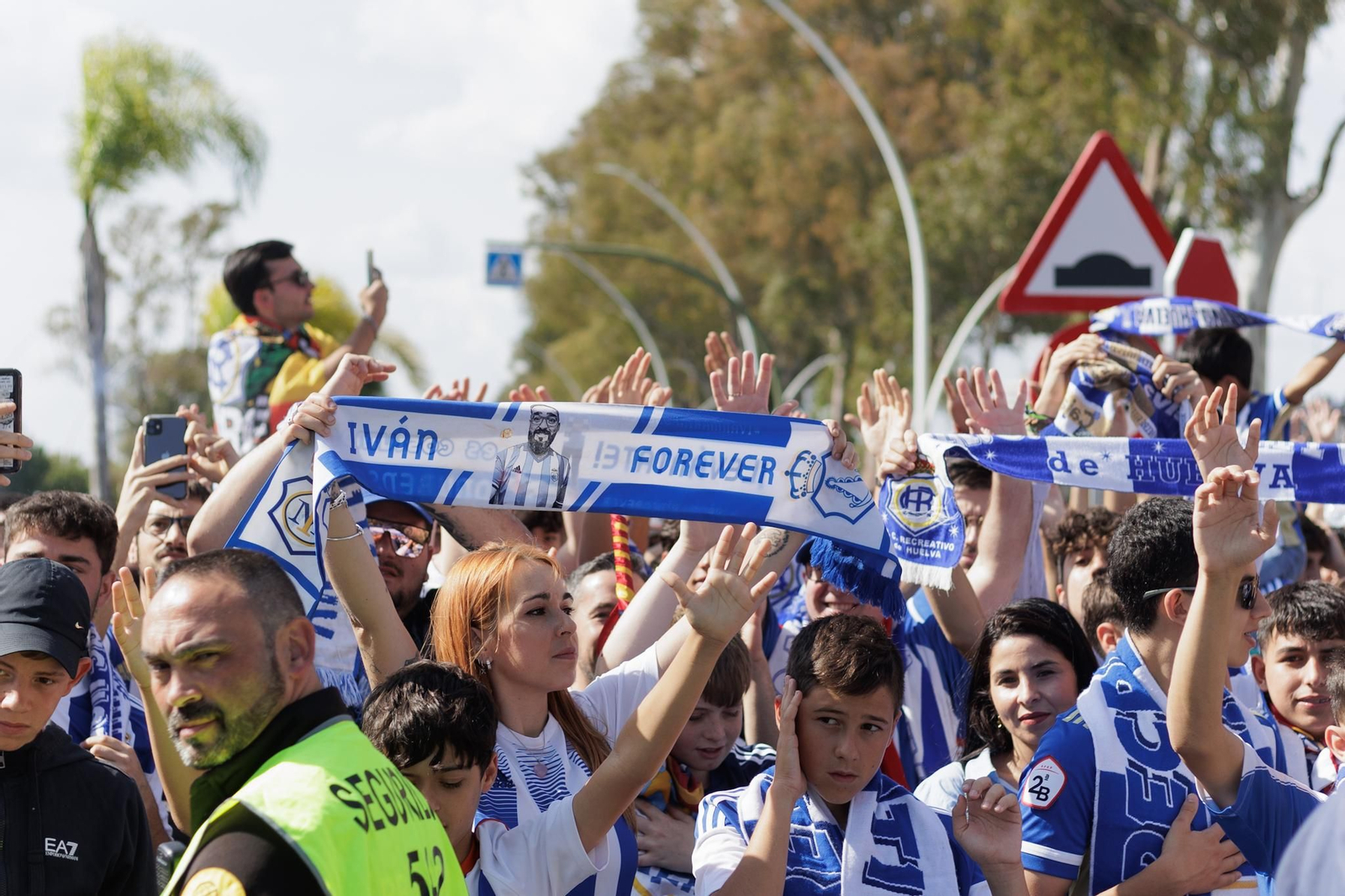 Las mejores imágenes de la afición del Recre en el partido contra la Segoviana