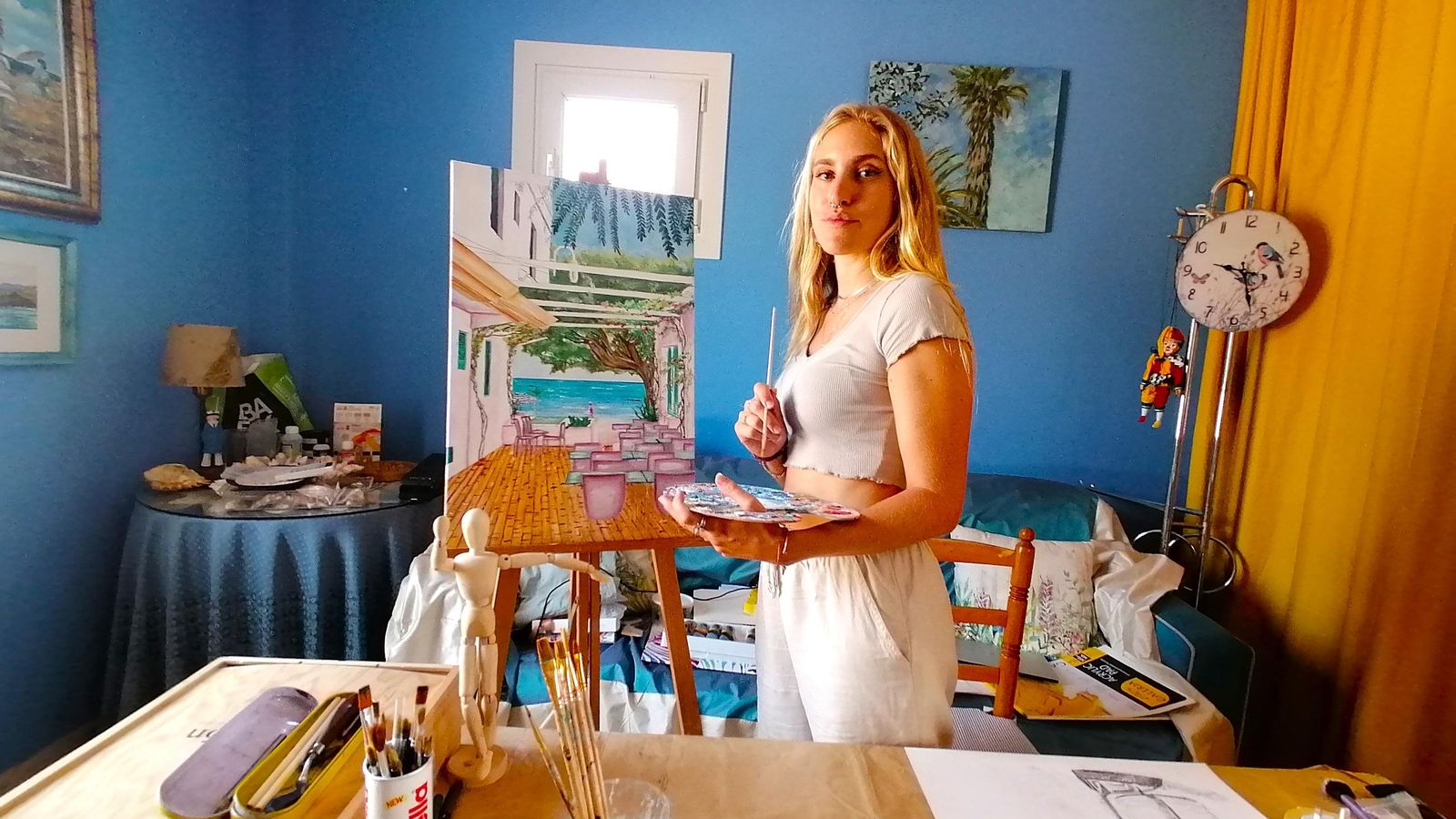 Leyre Apellániz está ahora centrada en pintar en acrílico.