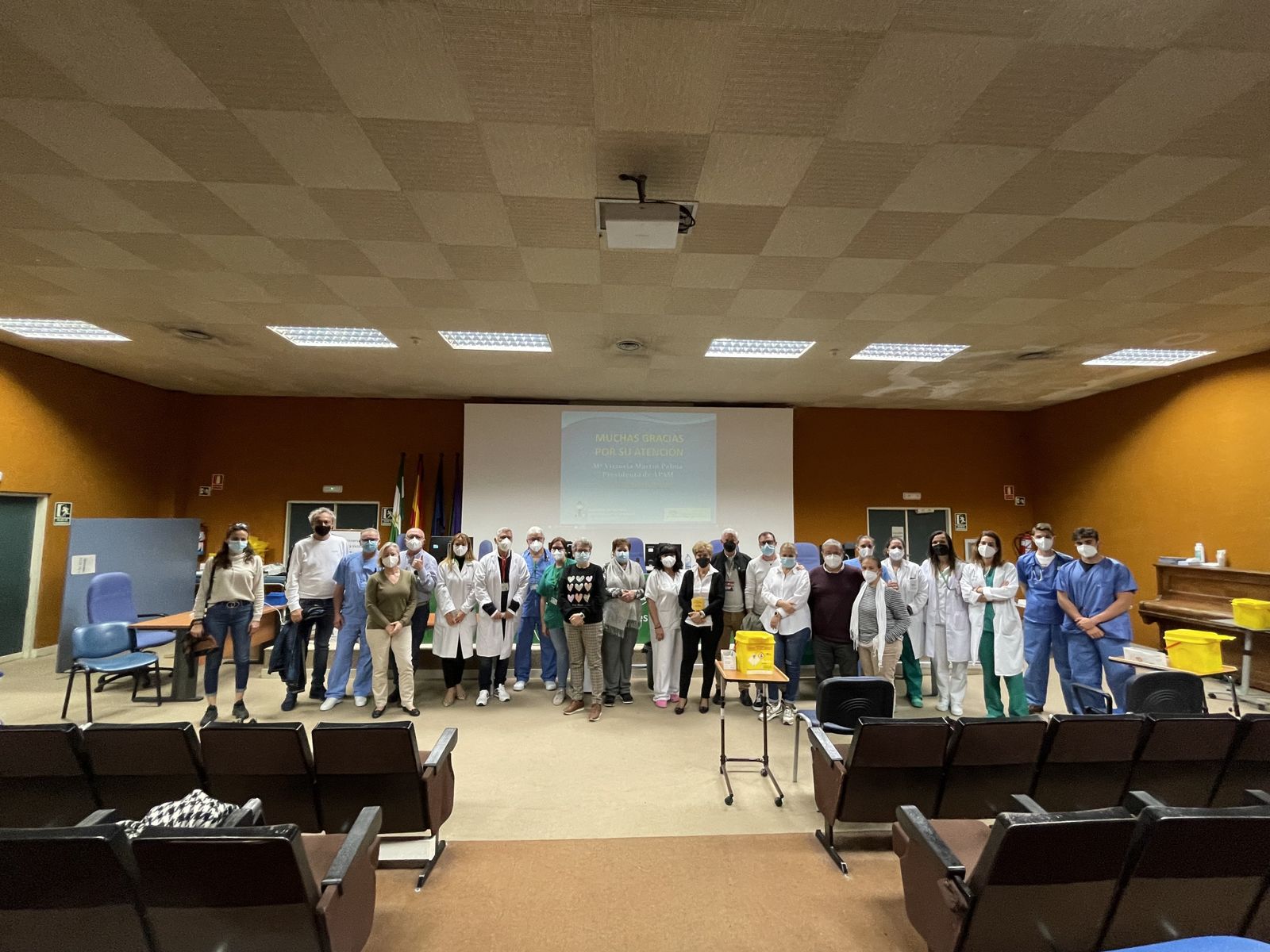 Pacientes de cirugía cardiaca y sus familias visitan el Hospital Clínico de Málaga antes de operarse