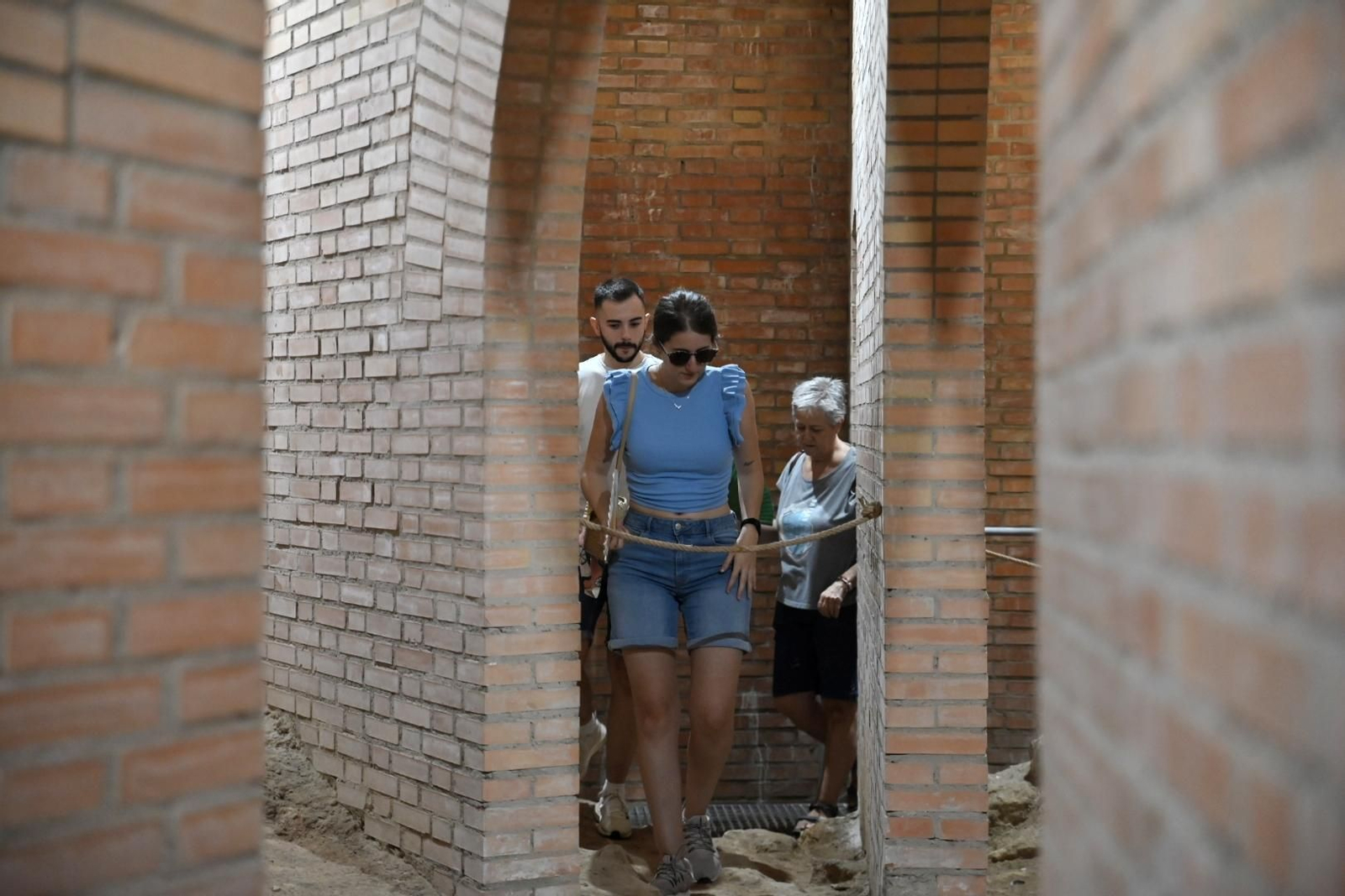 La apertura de los mausoleos romanos de Córdoba, en imágenes