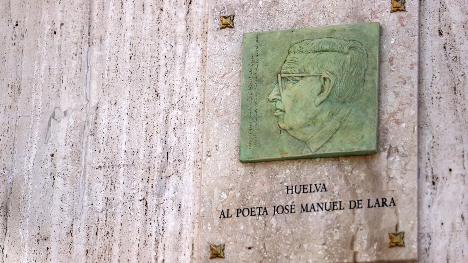 Placa homenaje al poeta José Manuel De Lara