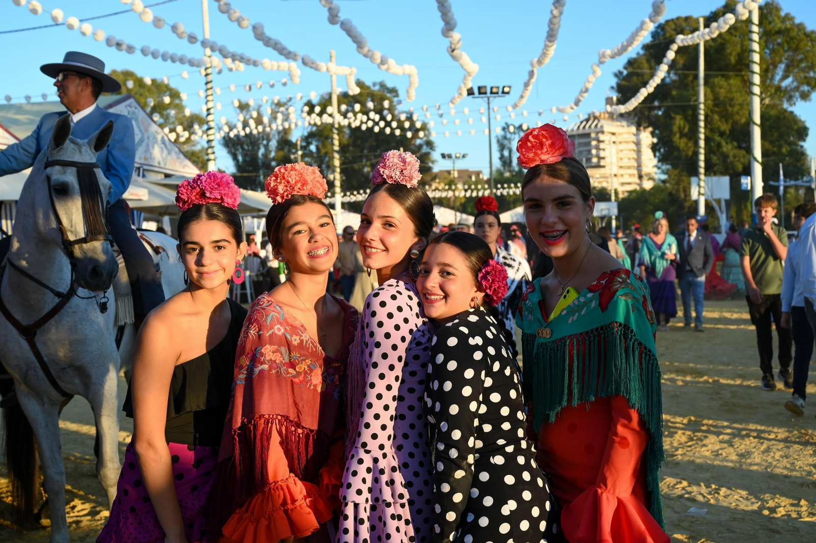 Imágenes del ambiente nocturno del 11 de octubre en la Feria del Caballo 2025