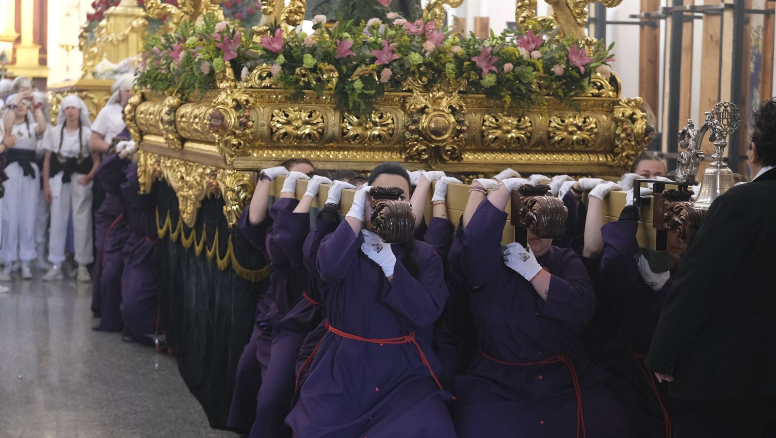 La procesión del Encuentro por las calles de Almería, en imágenes