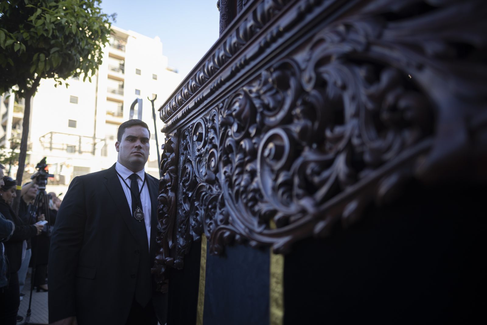 La Hermandad del Santo Entierro de la Semana Santa de Huelva 2023, en imágenes