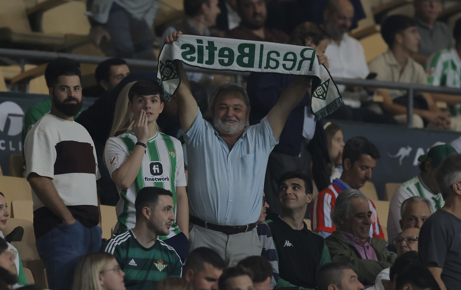 Búscate en las fotos del Betis - Atlético de Madrid