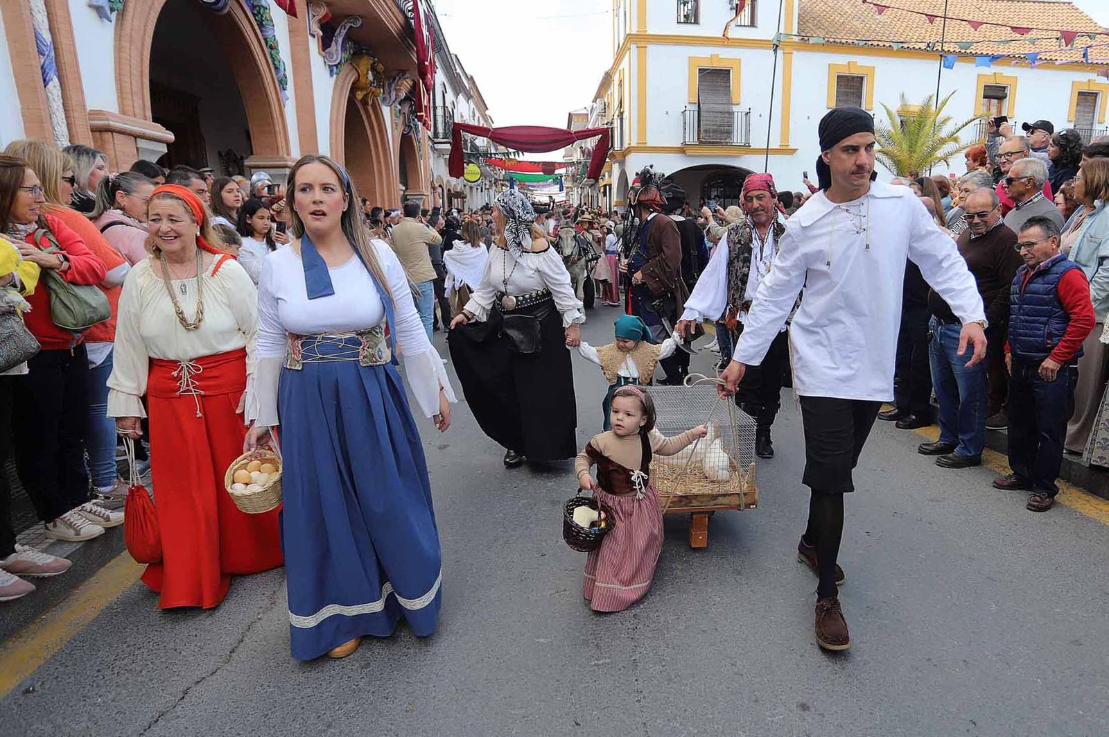 Imágenes del gran ambiente en la Feria Medieval de Palos de la Frontera, Huelva