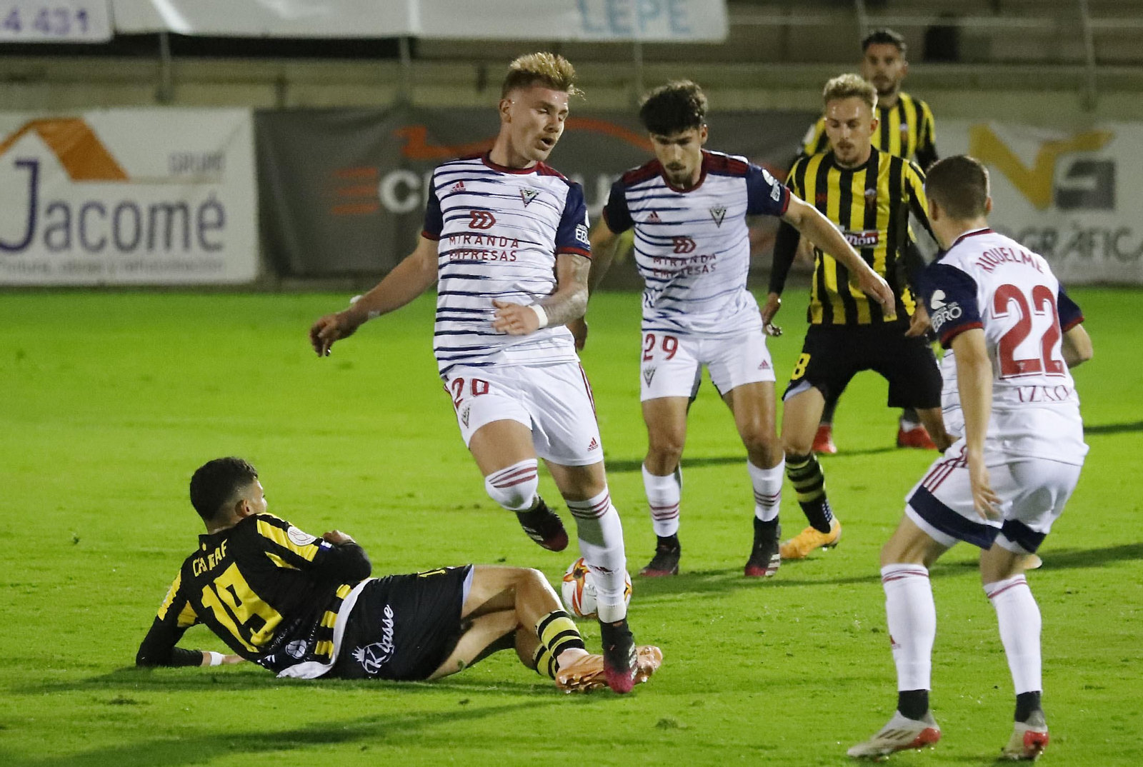 Imágenes del encuentro de Copa del Rey entre el San Roque de Lepe y el Mirandés