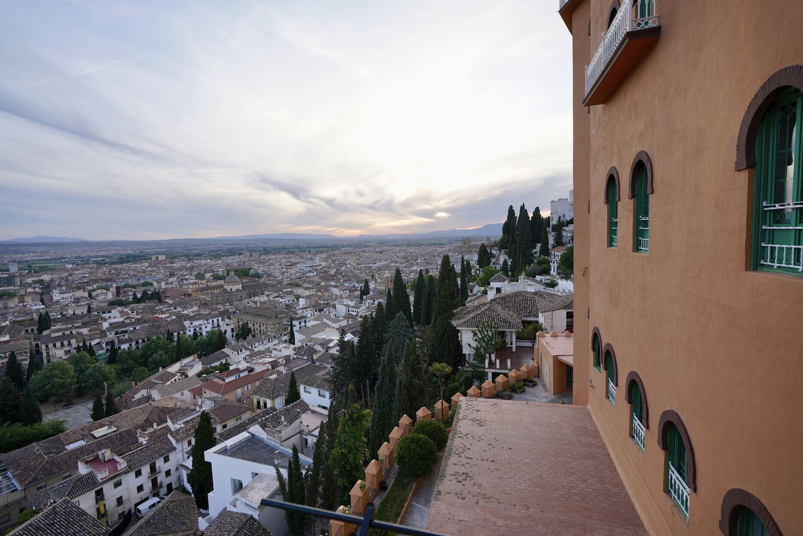 Fotos: El Hotel Alhambra Palace de Granada celebra la renovación de su logotipo