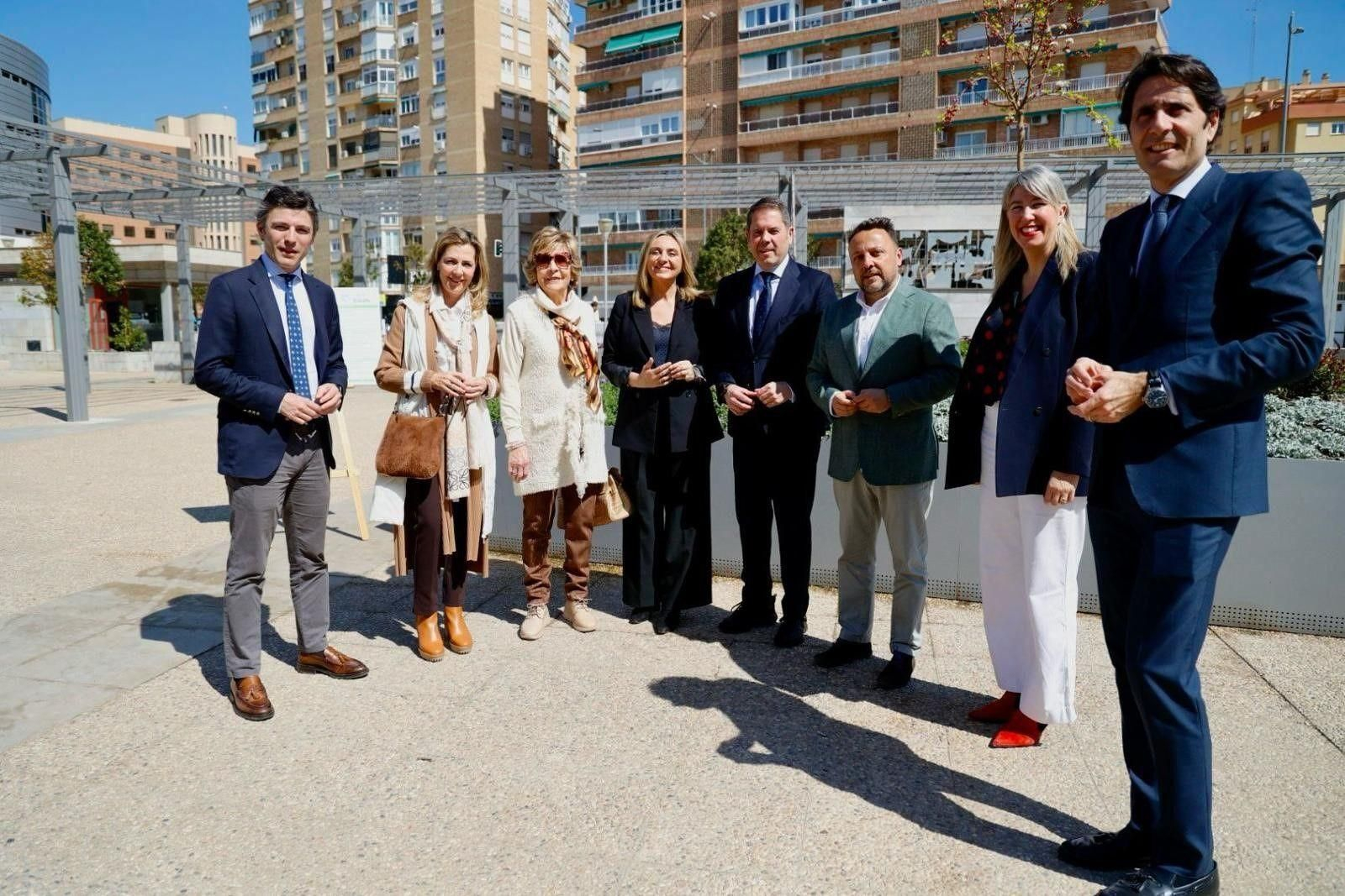 Granada sigue transformando las plazas y 'duras' y cambia las zonas verdes de la de Gerardo Cuerva