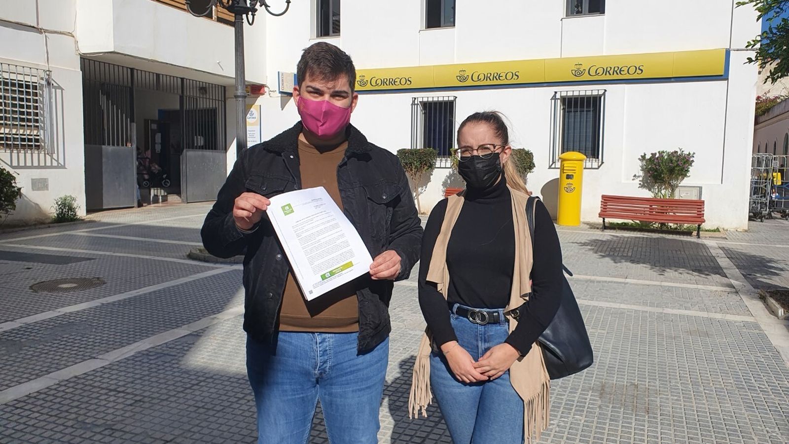 Denuncia de AxSí a las puertas de Correos