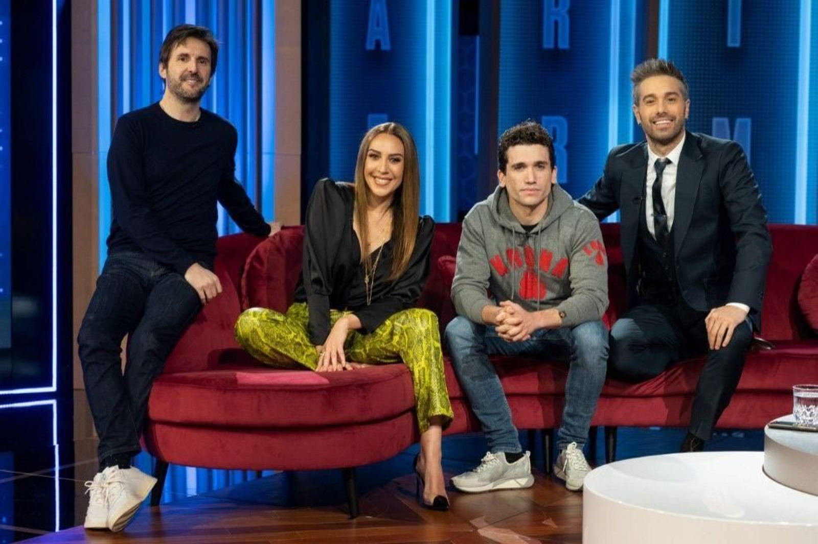 Dani Martínez con los invitados de su primer programa en Movistar +, estrenado hace un año