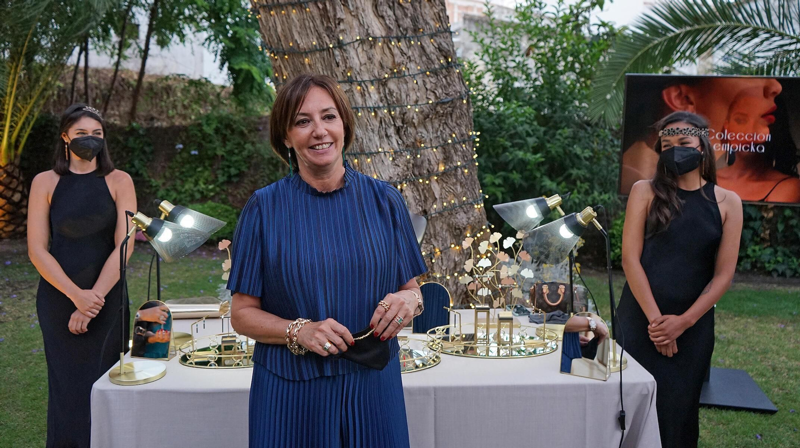 Un momento de la presentación, con Esther Gordillo dirigiéndose al público asistente.