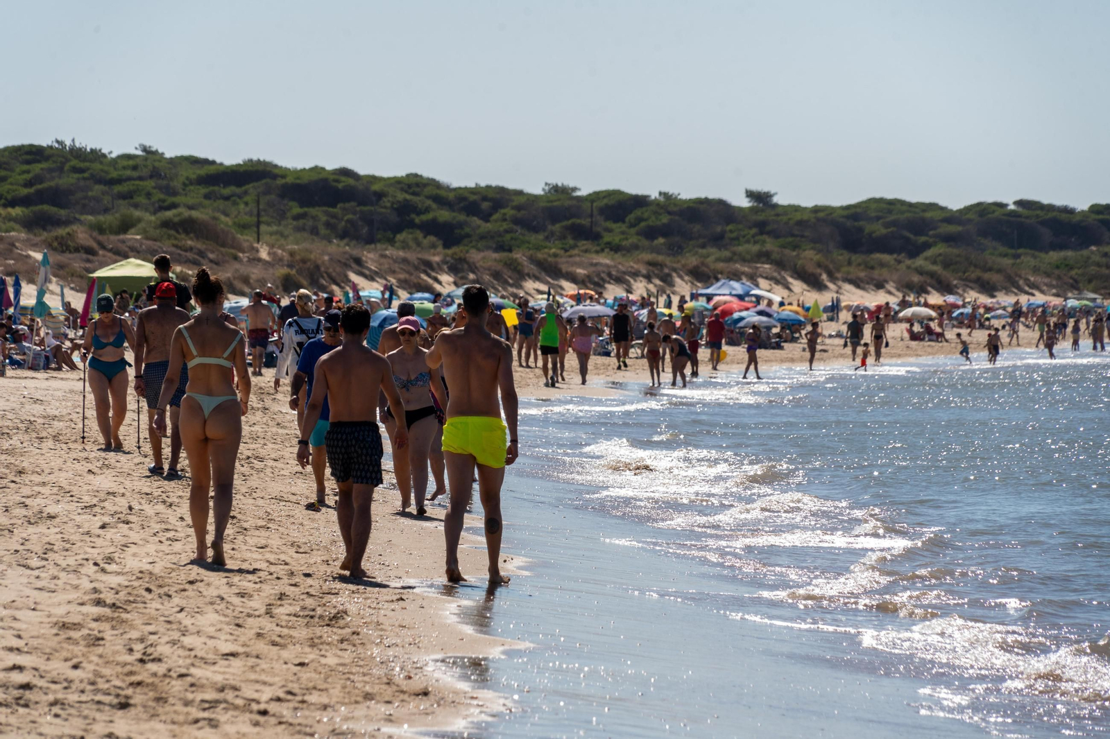 La Playa de la Bota este domingo, soleada, viva&nbsp;y&nbsp;con&nbsp;brisa
