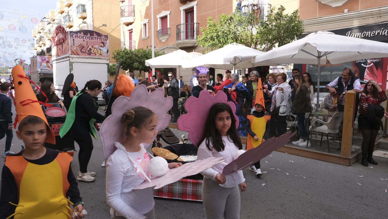 Imágenes de las carrozas de la Fiestas de San José de Benahadux