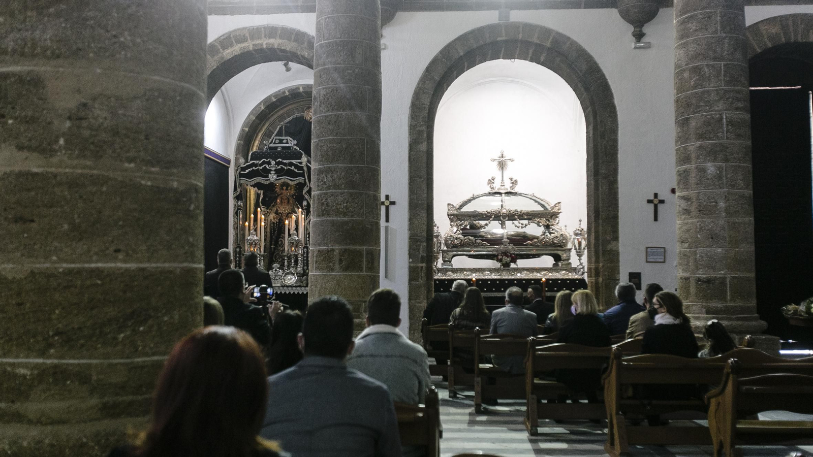 Las imágenes del Sábado Santo en Cádiz