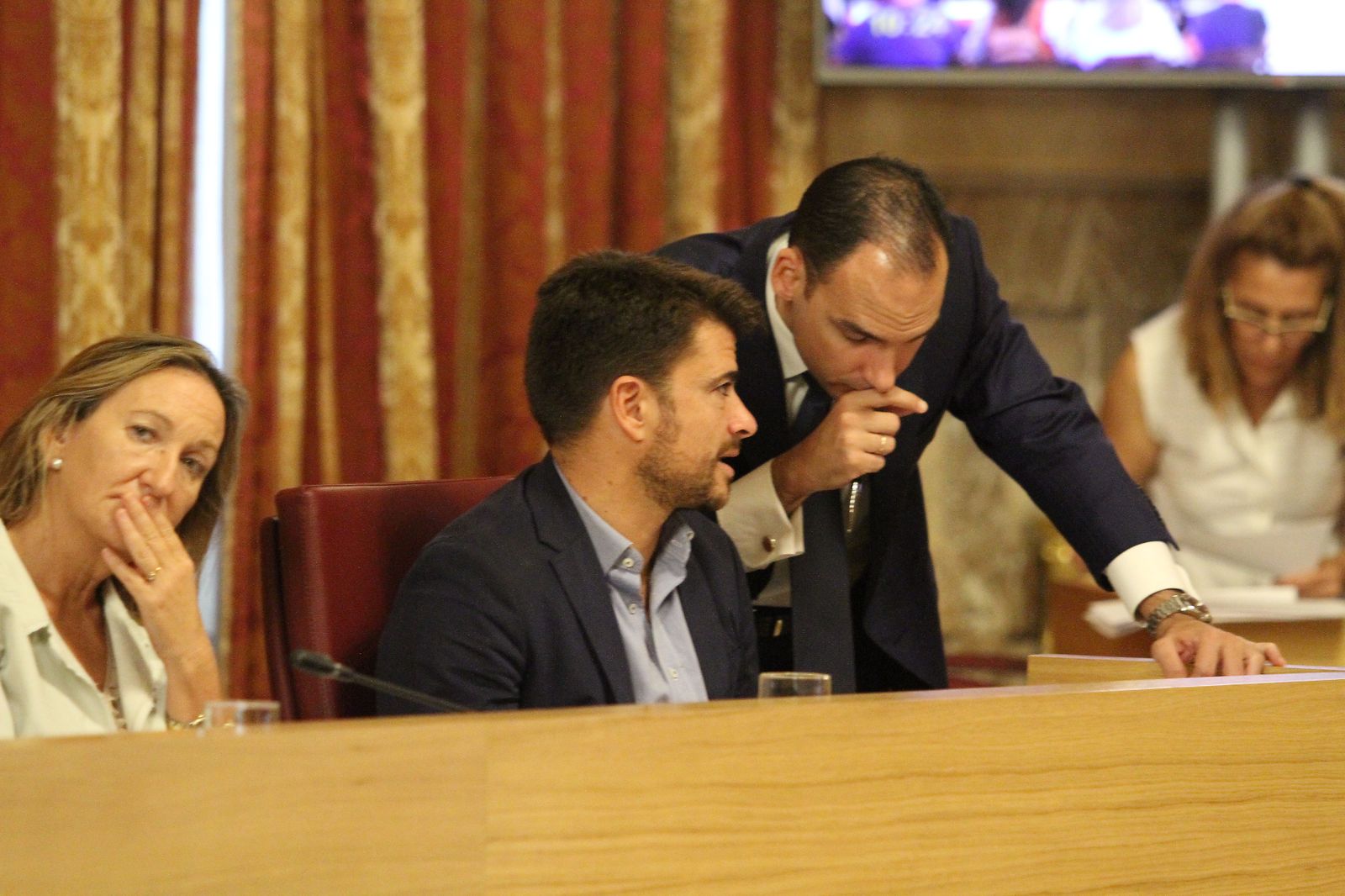 Pérez conversa con Belmonte.
